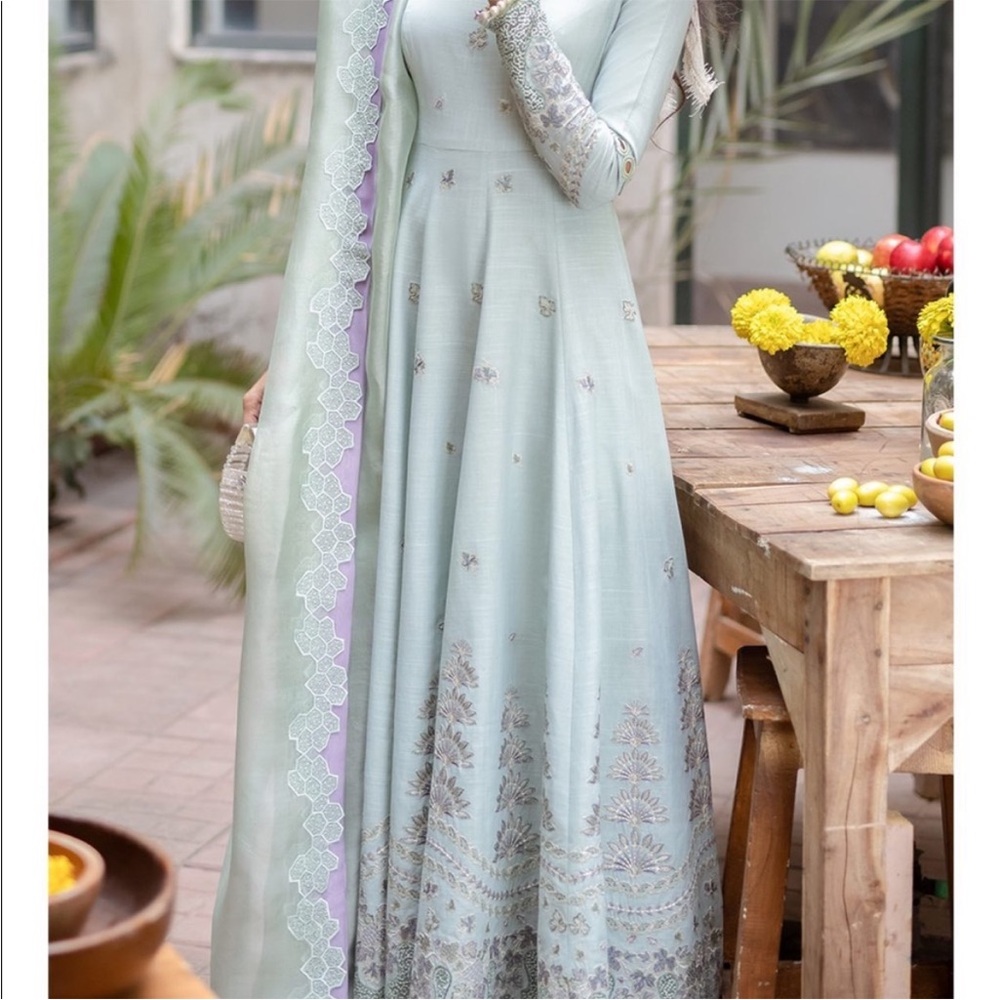 Suffuse Size M Pakistani with imperfections